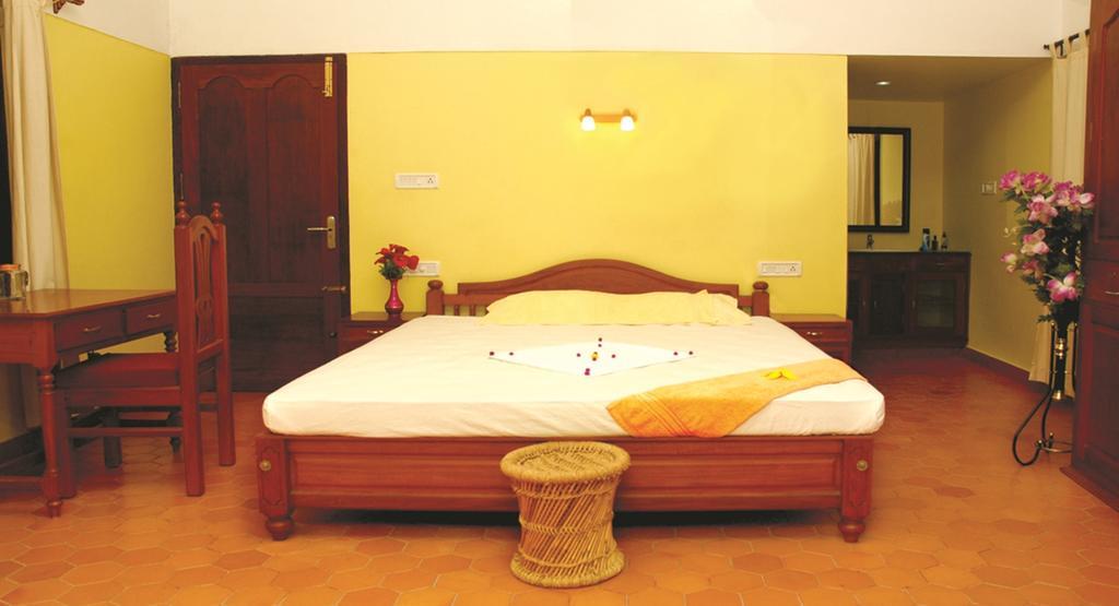 Amrutham Ayurvedic Village Resort Ковалам Стая снимка
