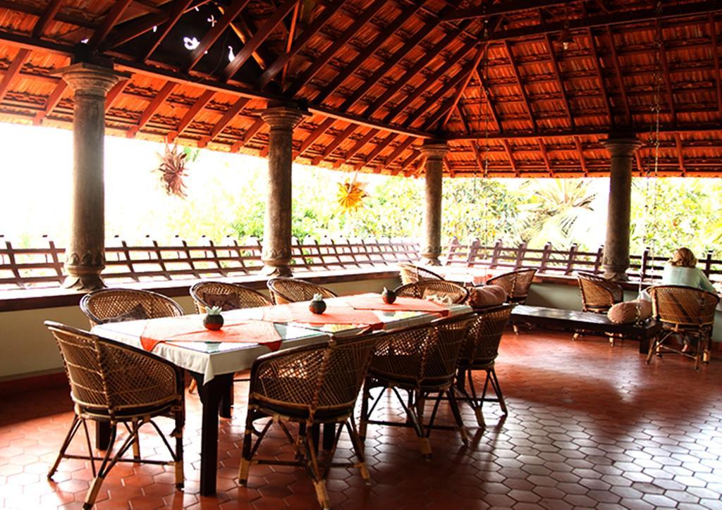 Amrutham Ayurvedic Village Resort Ковалам Екстериор снимка